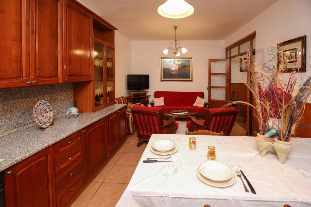 Da Nonna Maria Apartment Castelsardo Bagian luar foto